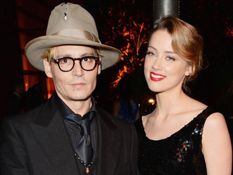 Hackers Leak Amber Heard S Topless Message To Fiance Johnny Depp India Today
